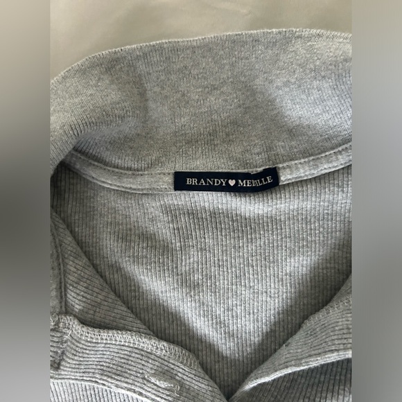 Brandy Melville Cropped Long Sleeve - Picture 3 of 10